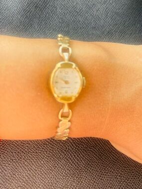 Orvin Women's Gold-Tone Oval Bracelet Watch - Elegant Small Dial